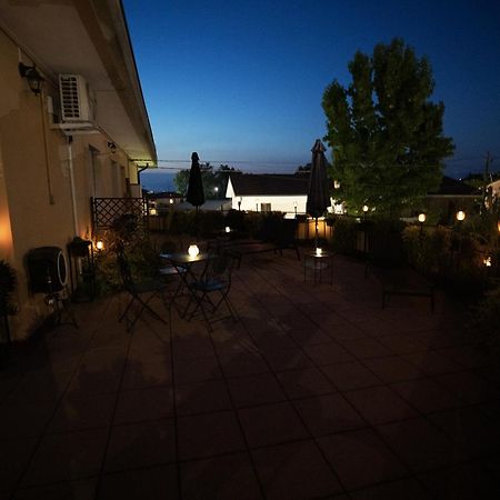 Bru Rooms Peschiera del Garda Bagian luar foto