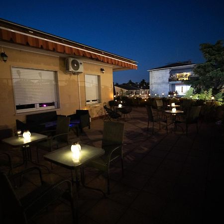 Bru Rooms Peschiera del Garda Bagian luar foto