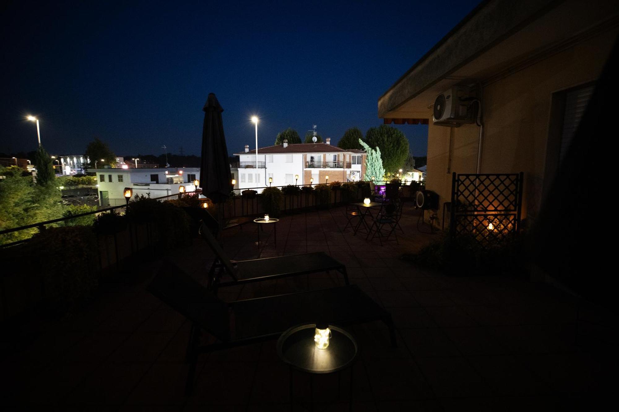 Bru Rooms Peschiera del Garda Bagian luar foto