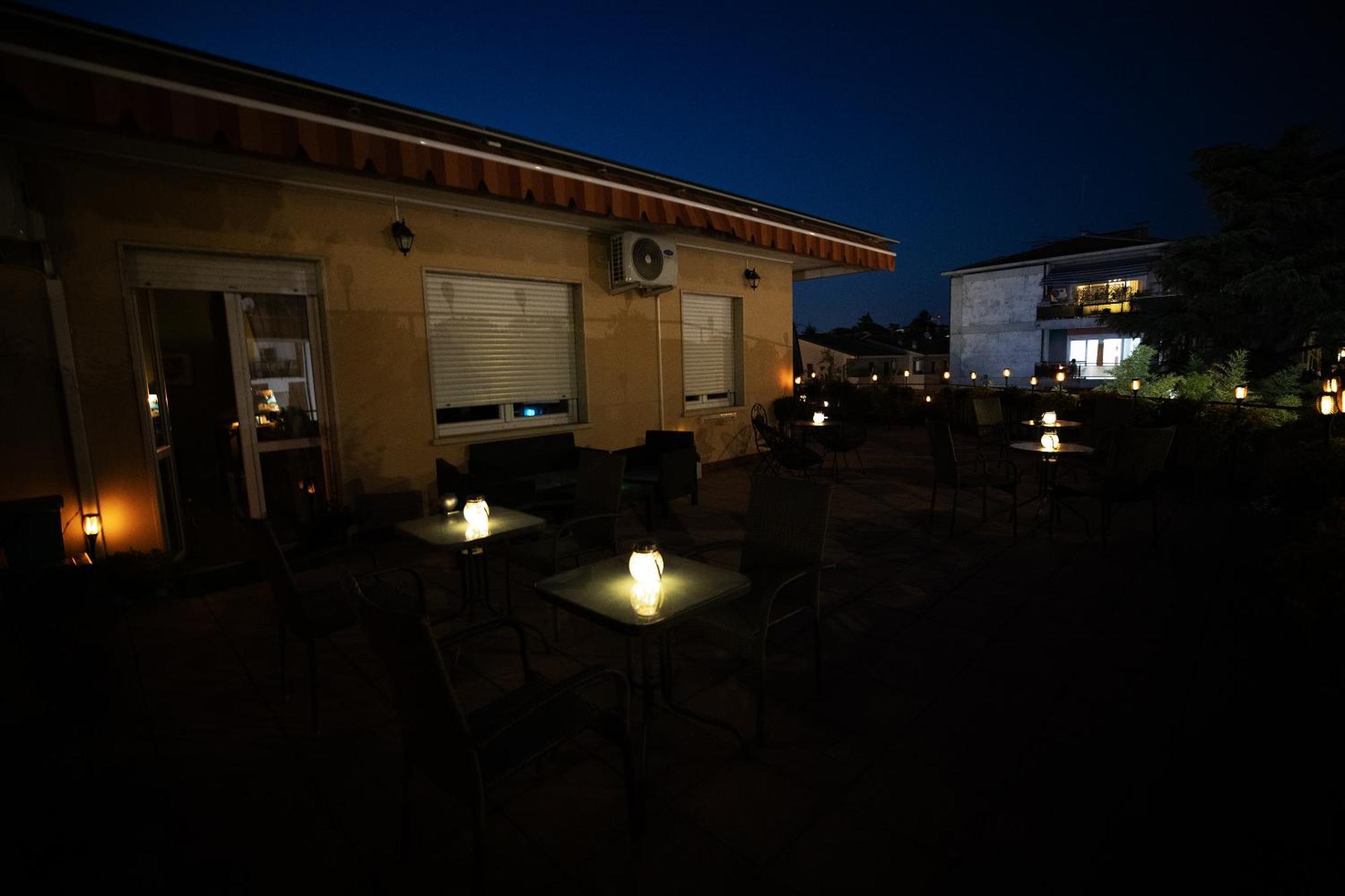 Bru Rooms Peschiera del Garda Bagian luar foto