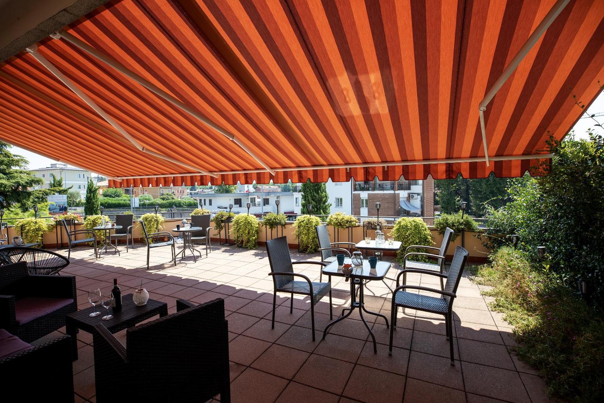Bru Rooms Peschiera del Garda Bagian luar foto